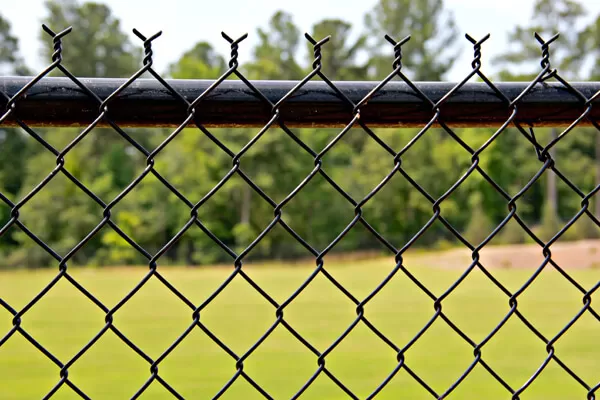 What should I pay attention to when installing the chain link fence on site