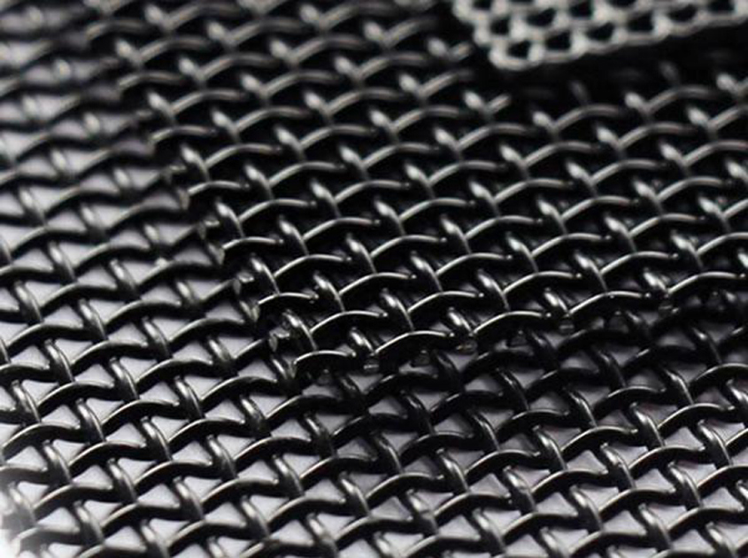 The life span of manganese steel and stainless steel mesh can reach 4-8 times that of ordinary mesh
