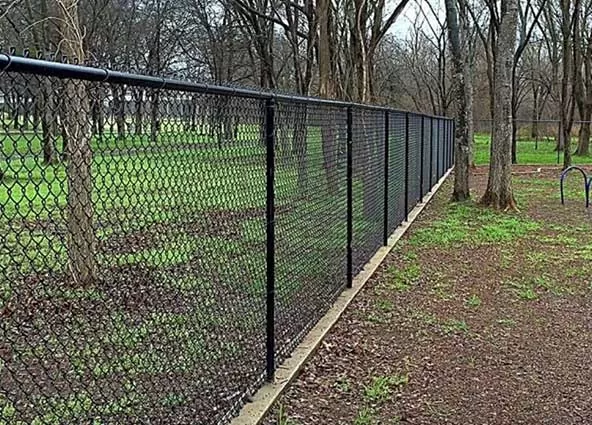 Why is it flexible to install chain link fence in the suburbs