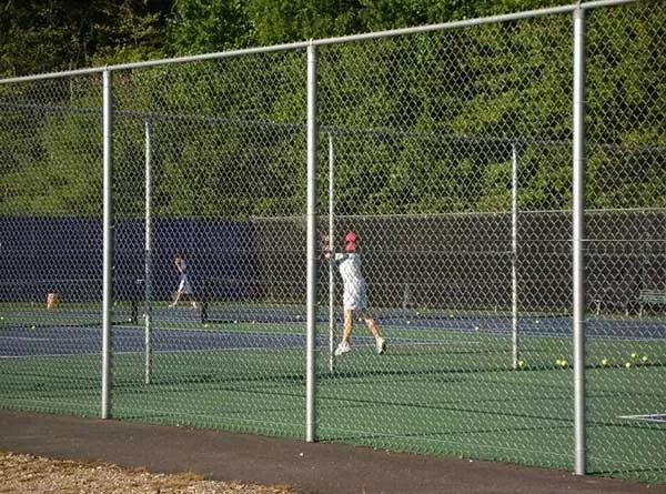 How much do you know about the galvanizing process of chain link fence