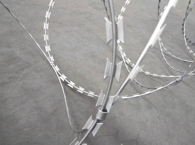 The importance of Razor Barbed Concertina Wire for railways from QUNKUN METAL