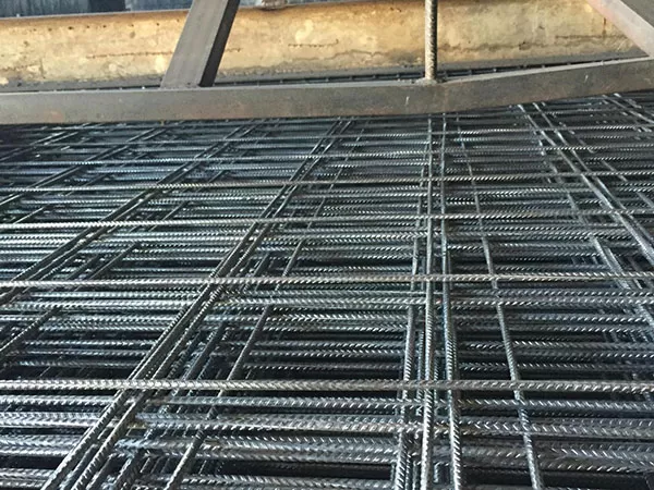 What are the purchase factors of hot-dip galvanized mesh