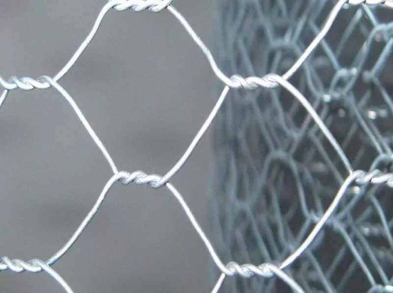 Chicken wire mesh security wire screen fence