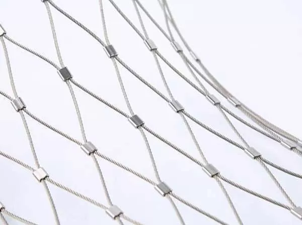 THE MAINLY CHARACTERISTICS OF STAINLESS STEEL ROPE MESH