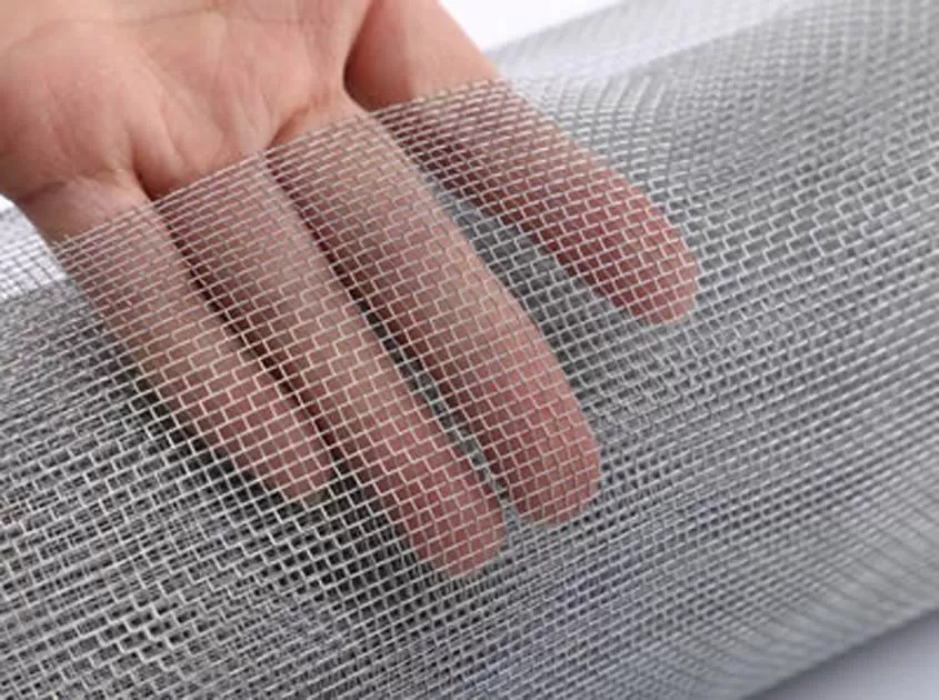 There are two types of galvanized wire mesh