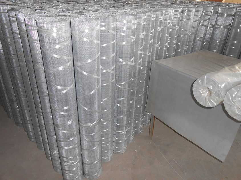 A widely used metal product - galvanized wire mesh