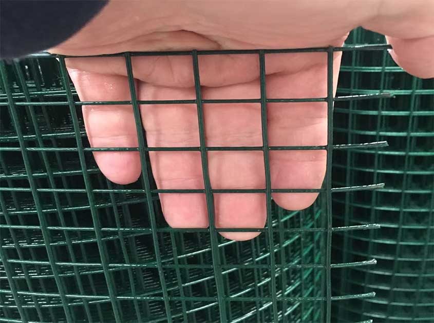 Welded wire mesh roll: provide a reliable security protection solution