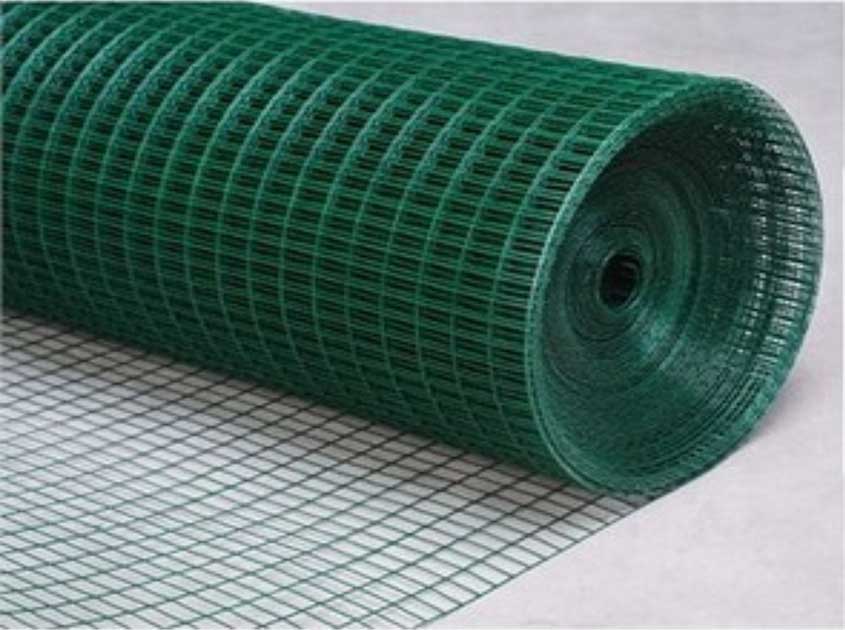 Garden application of welded mesh roll