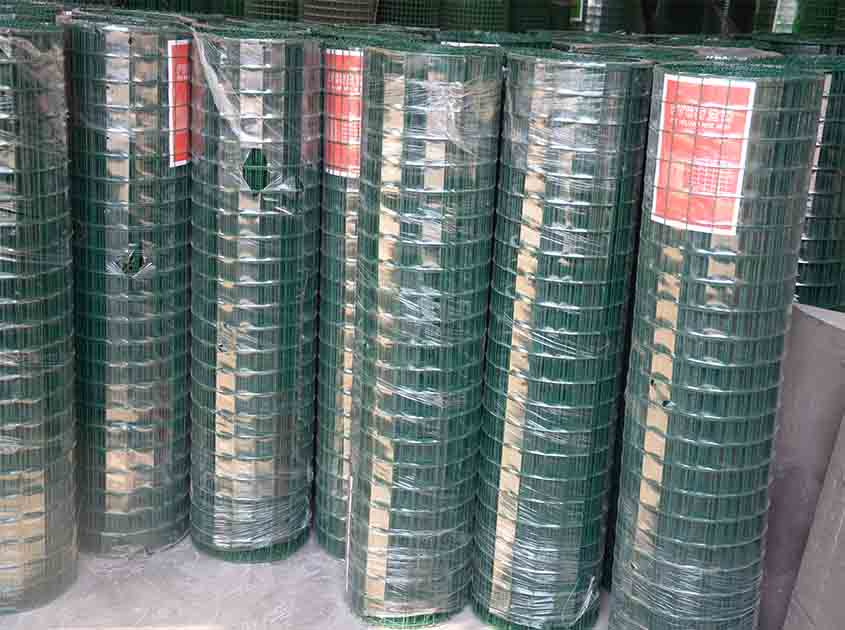 Welded  wire mesh rolls: a key role in the welding process