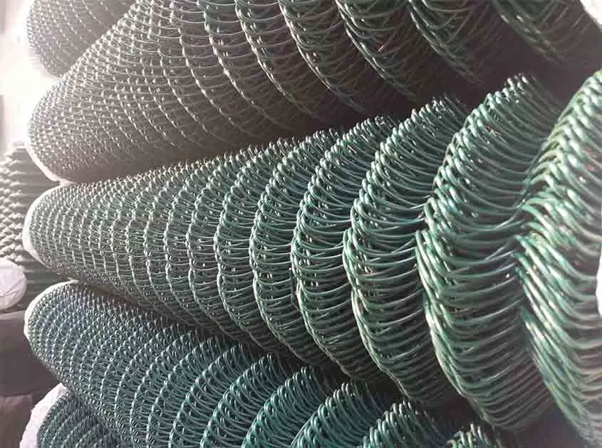 Exploring the Versatility of Chain Link Fences in Modern Design