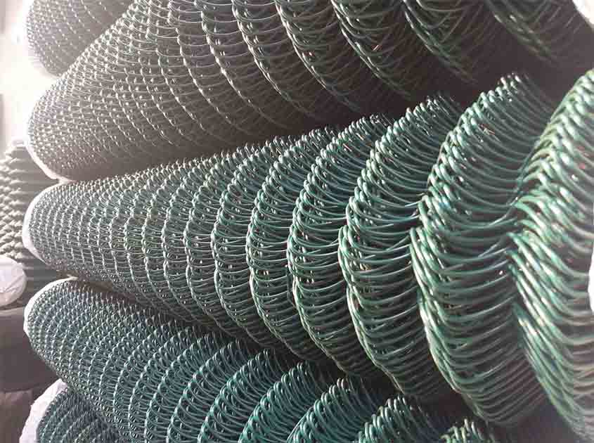 Designing Aesthetically Pleasing Spaces with Chain Link Fence Rolls Designing Aesthetically Pleasing Spaces with Chain Link Fence Rolls