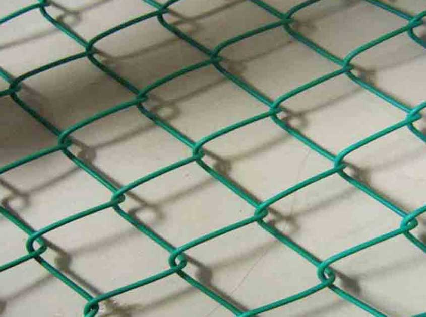 Designing Aesthetically Pleasing Spaces with Chain Link Fence Rolls