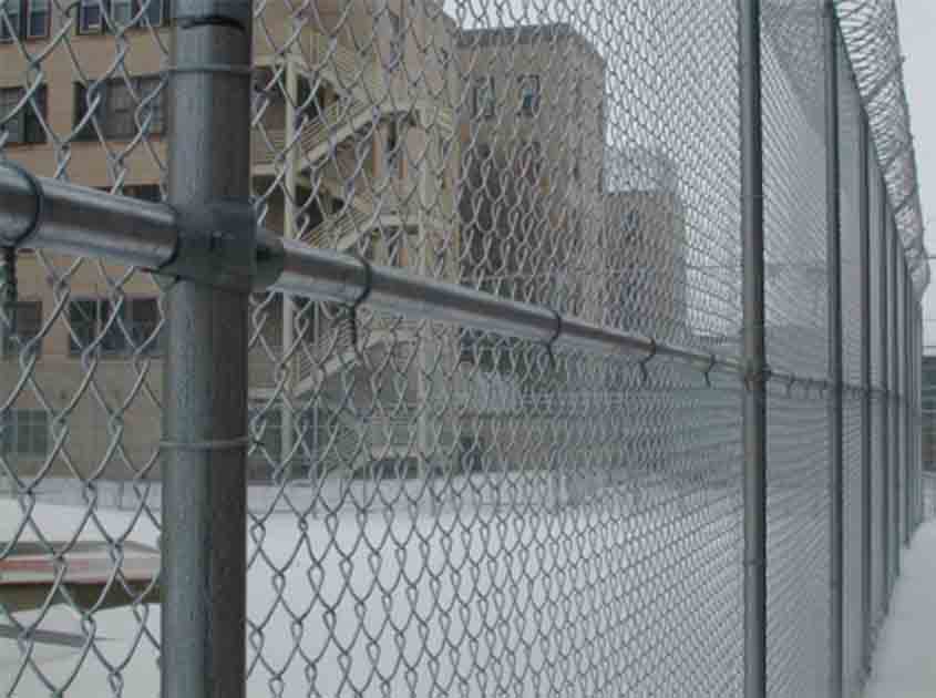 Unlocking the Benefits of Chain Link Fence Rolls