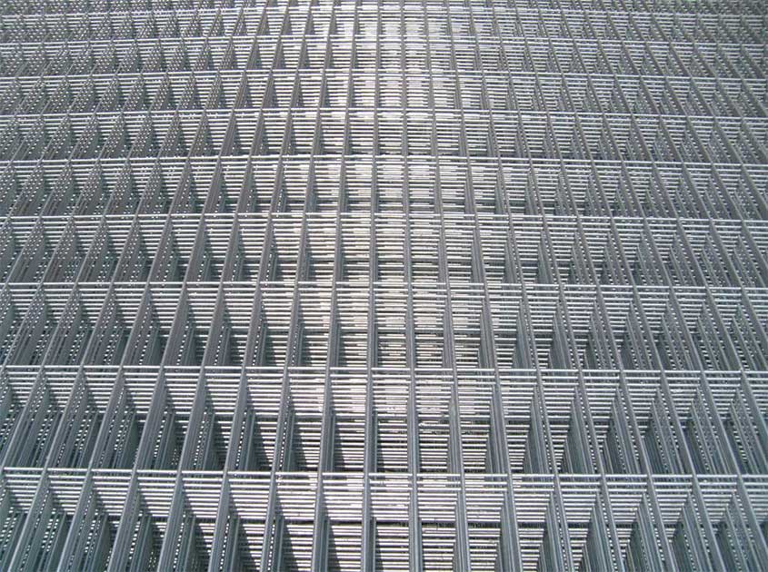 Welded Wire Mesh Panels: Balancing Security and Visibility