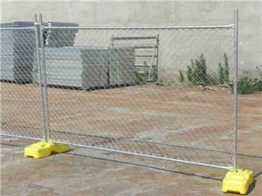 Chain Link Fence Rolls for Playgrounds: Safety Measures and Compliance