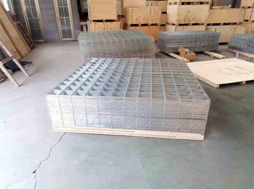 Welded Wire Mesh Panels: Ensuring Safety in Elevated Walkways and Platforms