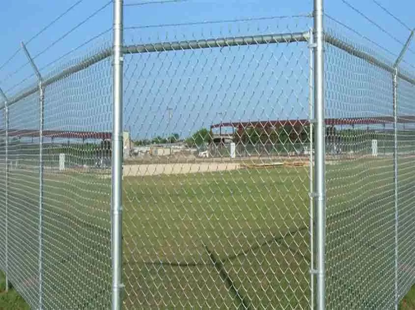 Are Chain Link Fence Rolls Suitable for Commercial and Industrial Applications