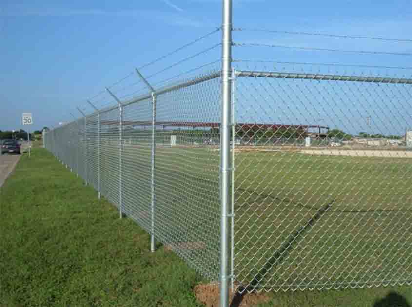 Are Chain Link Fence Rolls Suitable for Commercial and Industrial Applications