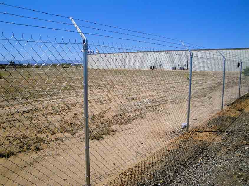 Are Chain Link Fence Rolls Suitable for Commercial and Industrial Applications