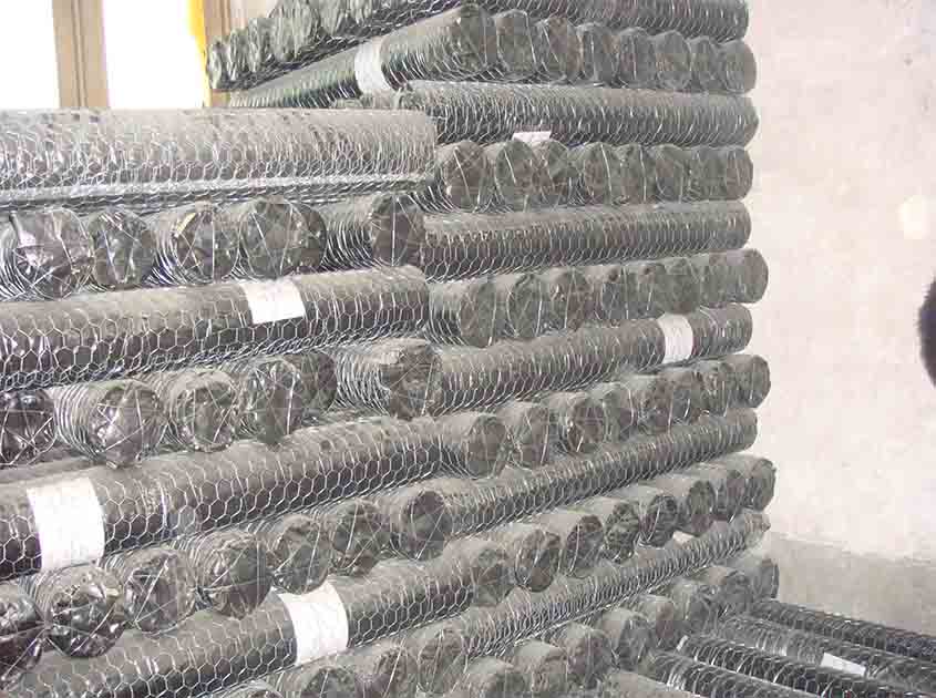 How is chicken wire mesh different from other types of wire mesh