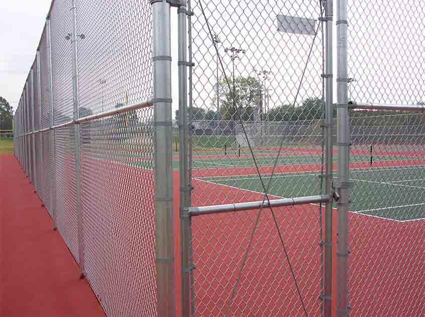 How Easy is it to Install Chain Link Fence Rolls