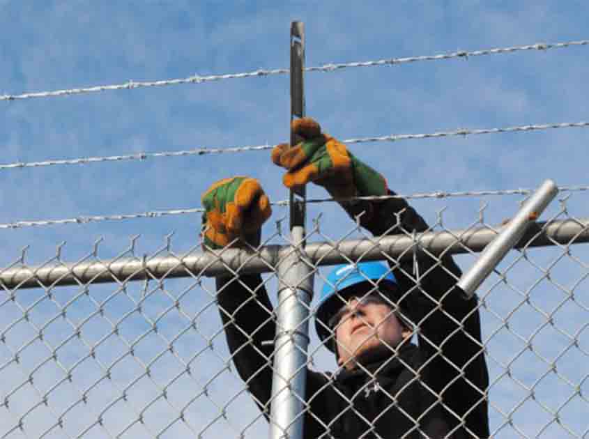 Can Chain Link Fence Rolls Provide Privacy in Outdoor Spaces