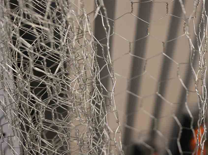 Can chicken wire mesh be used for landscaping purposes