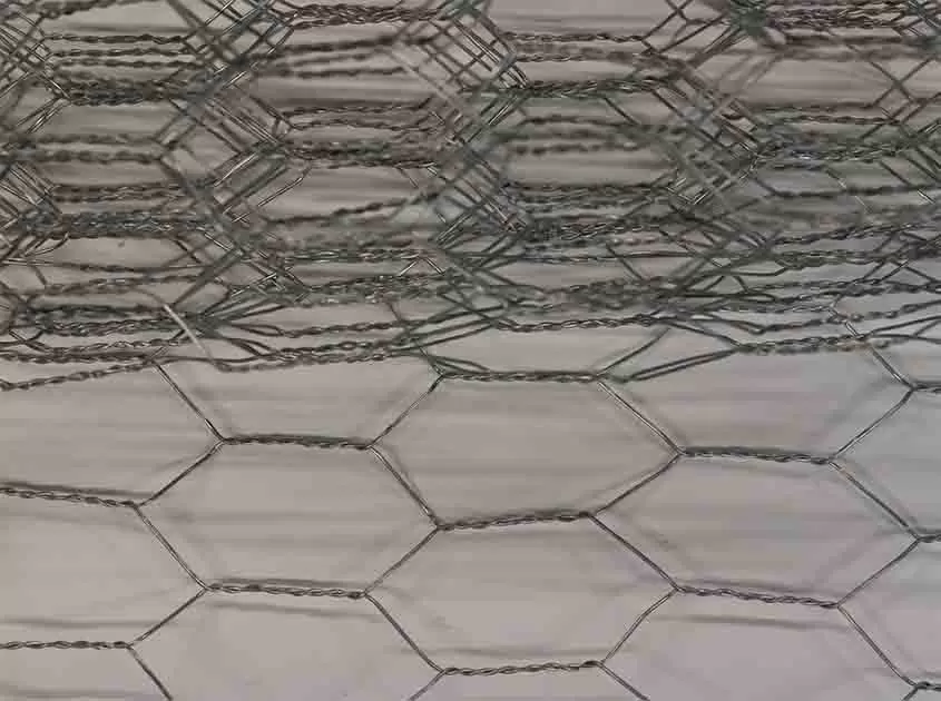 Can chicken wire mesh be used for landscaping purposes