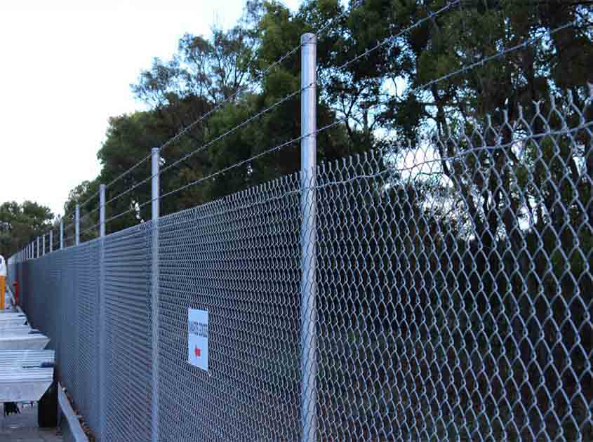 How Durable are Chain Link Fence Rolls Compared to Other Fencing Materials