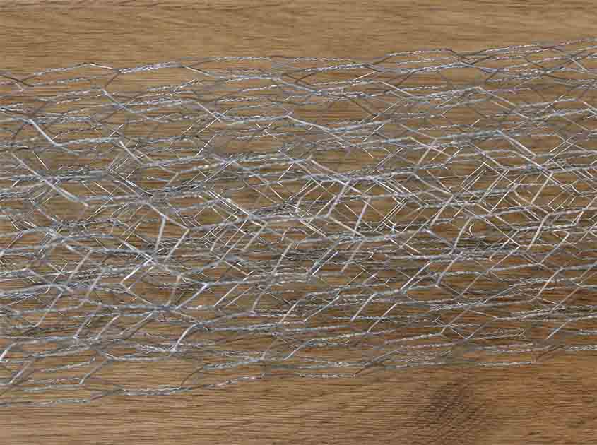 Can chicken wire mesh be used as a barrier against rodents and pests