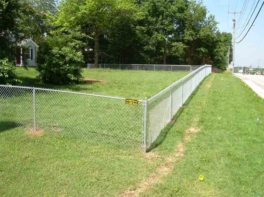 Exploring the Different Gauges of Chain Link Fence Rolls and Their Applications