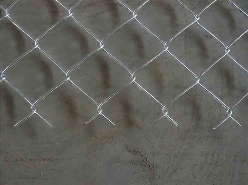 How Secure Are Chain Link Fence Rolls for Protecting Valuable Equipment