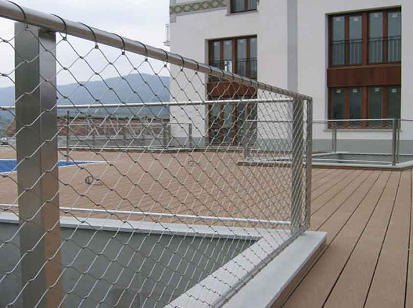 Applications of Wire Rope Mesh in Zoo Enclosures: Balancing Safety and Visibility