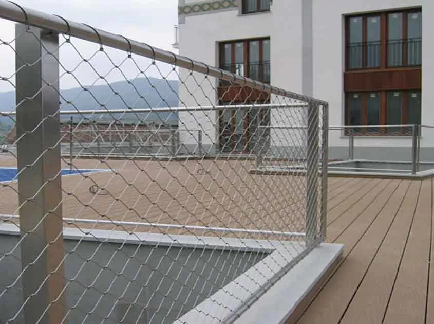 Applications of Wire Rope Mesh in Zoo Enclosures: Balancing Safety and Visibility