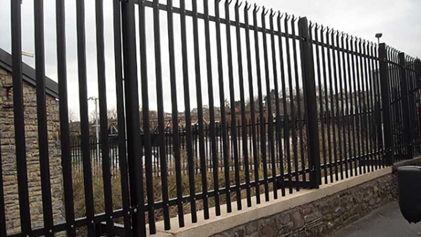 China Wire Mesh Fence for Sports Facilities: Safety and Performance