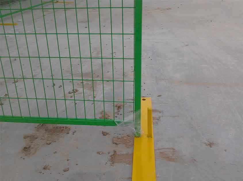 Maintaining Crowd Control with China Wire Mesh Fence