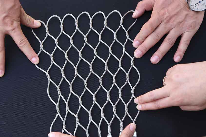 The Benefits of Using Wire Rope Mesh in Safety Nets and Fall Protection Systems
