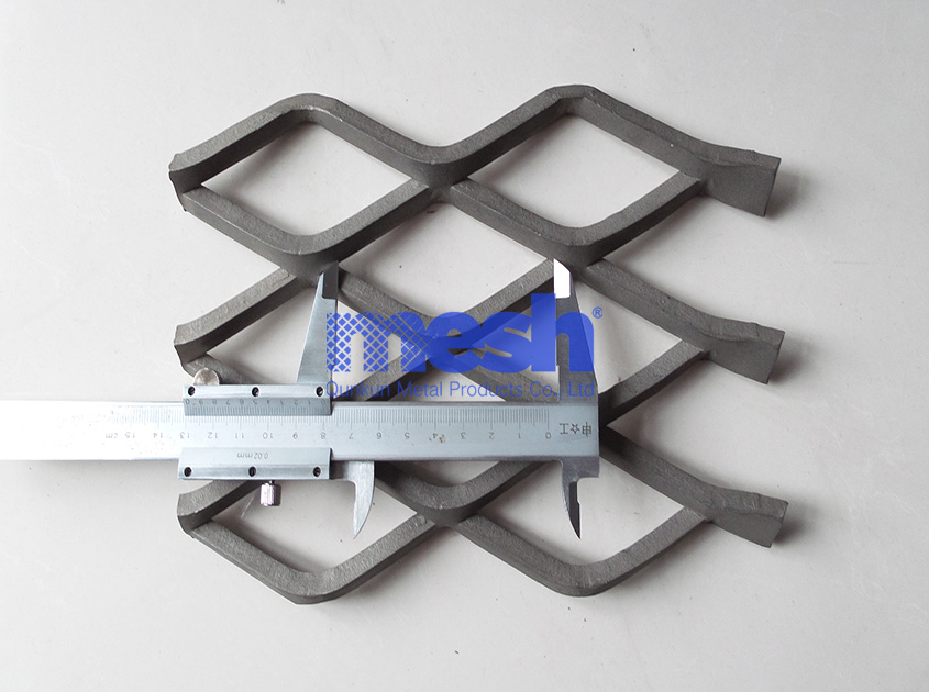 A Closer Look at Expanded Metal Mesh: Strength, Durability, and Functionality