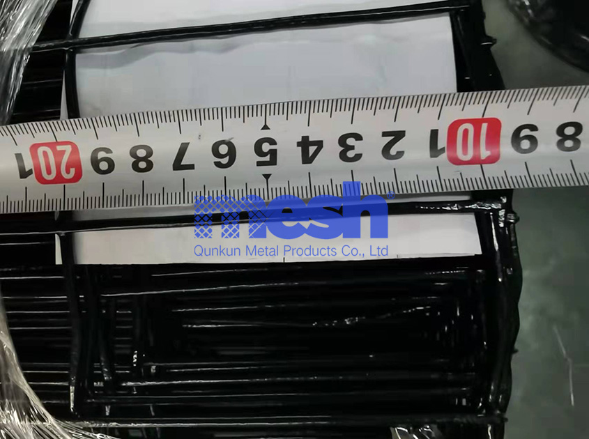 Holland Wire Mesh Surface Treatment Technologies: Galvanizing, Coating and Corrosion Protection