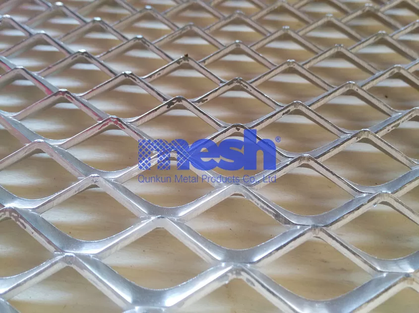 Safety Notice: Detailed Explanation of Expanded Metal Mesh Installation Process