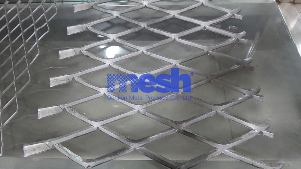 Extended Service Life: Proper Maintenance of Expanded Metal Mesh is Key