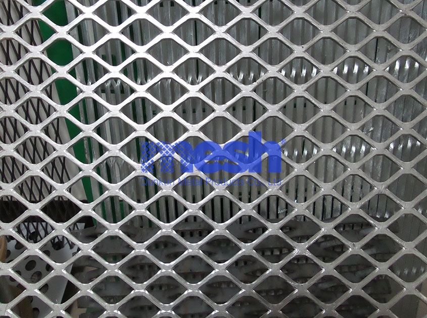 The Path to Innovation: Customization and Expanded Metal Mesh Design Beyond the Routine