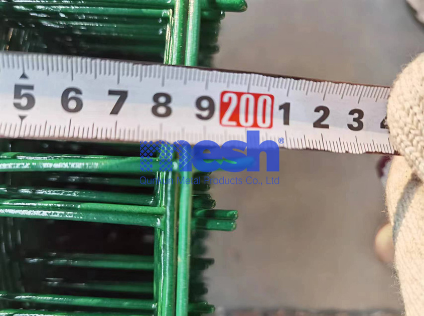 Holland Wire Mesh vs. Traditional Iron Wire Mesh: A Clash of Advantages