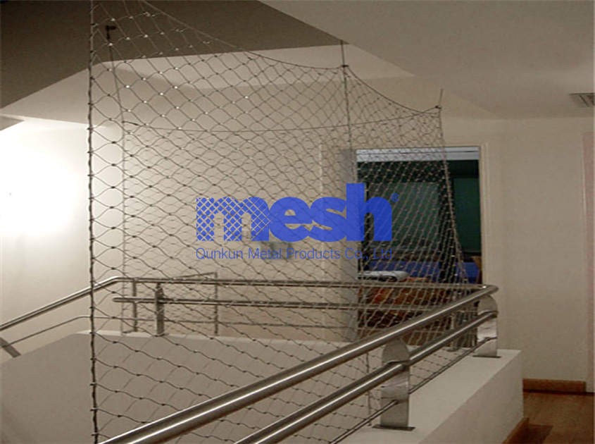 Wire Rope Mesh vs. Traditional Fencing: Which Wins