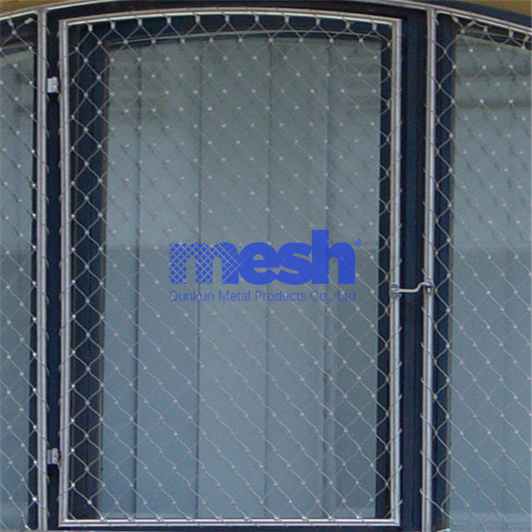 Wire Rope Mesh vs. Traditional Fencing: Which Wins