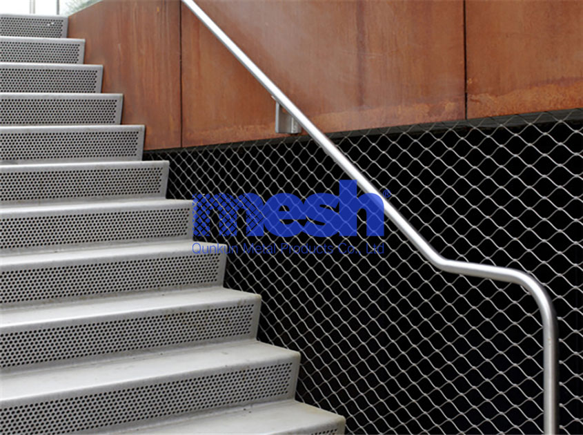 Wire Rope Mesh: The Ideal Choice for Balcony Railings