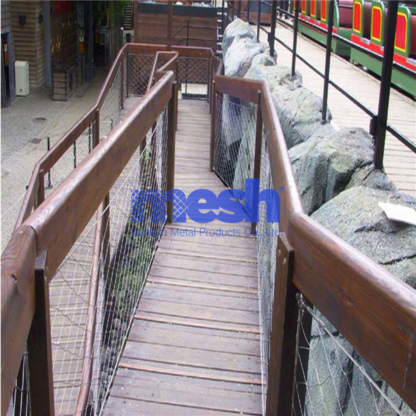 Wire Rope Mesh vs. Welded Mesh: A Comparative Analysis