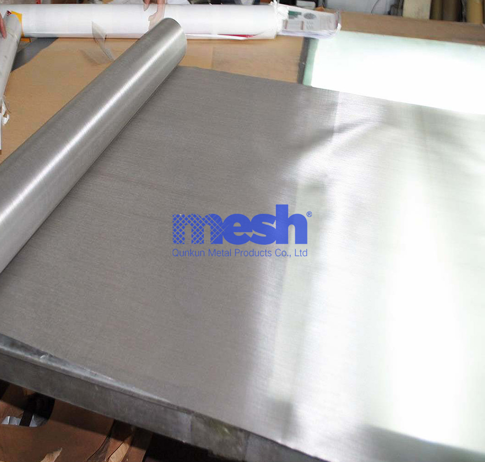Stainless Steel Security Mesh vs. Iron Fences: A Safety Analysis