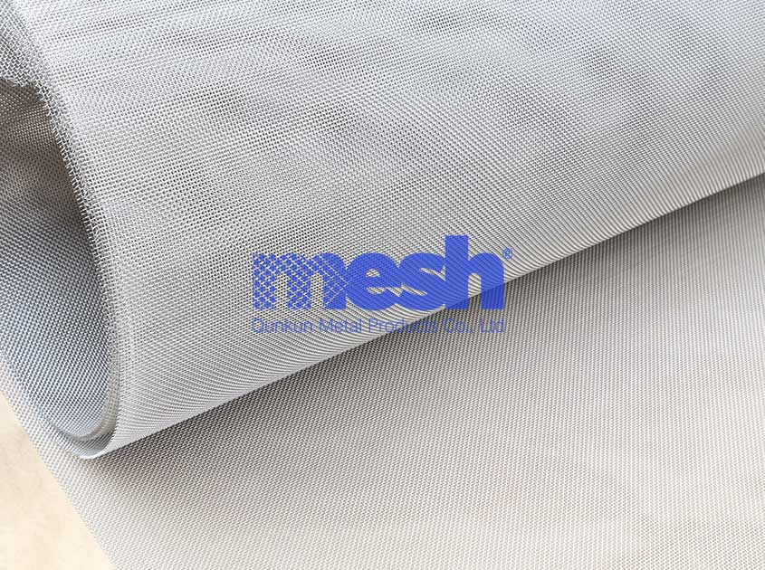 Stainless Steel Security Mesh vs. Iron Fences: A Safety Analysis