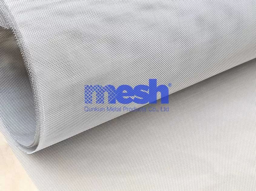 Stainless Steel Security Mesh vs. Iron Fences: A Safety Analysis